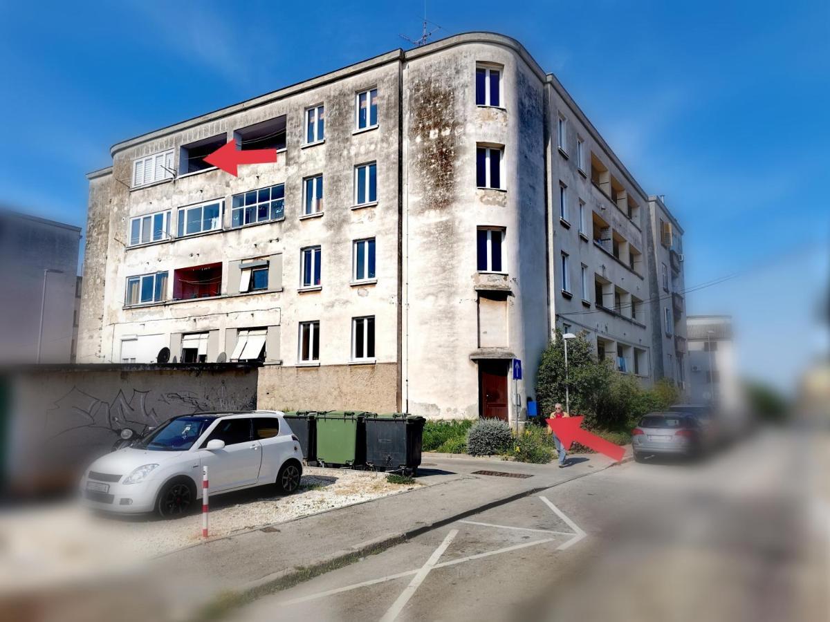 Apartment Andreas - Amphitheater - プーラ エクステリア 写真